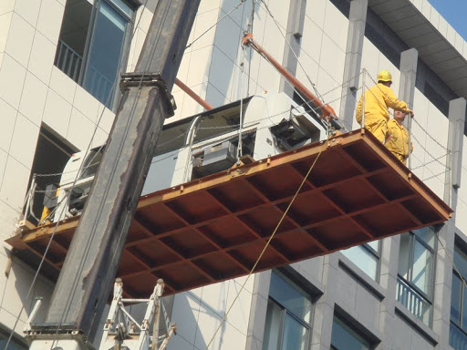 无锡设备吊装搬运厂家提醒你怎样避免高空坠落？